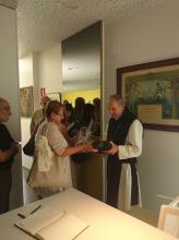 Visita de l'abat de Poblet i la directora de l'Arxiu Tarradellas (Núria Pijuan)